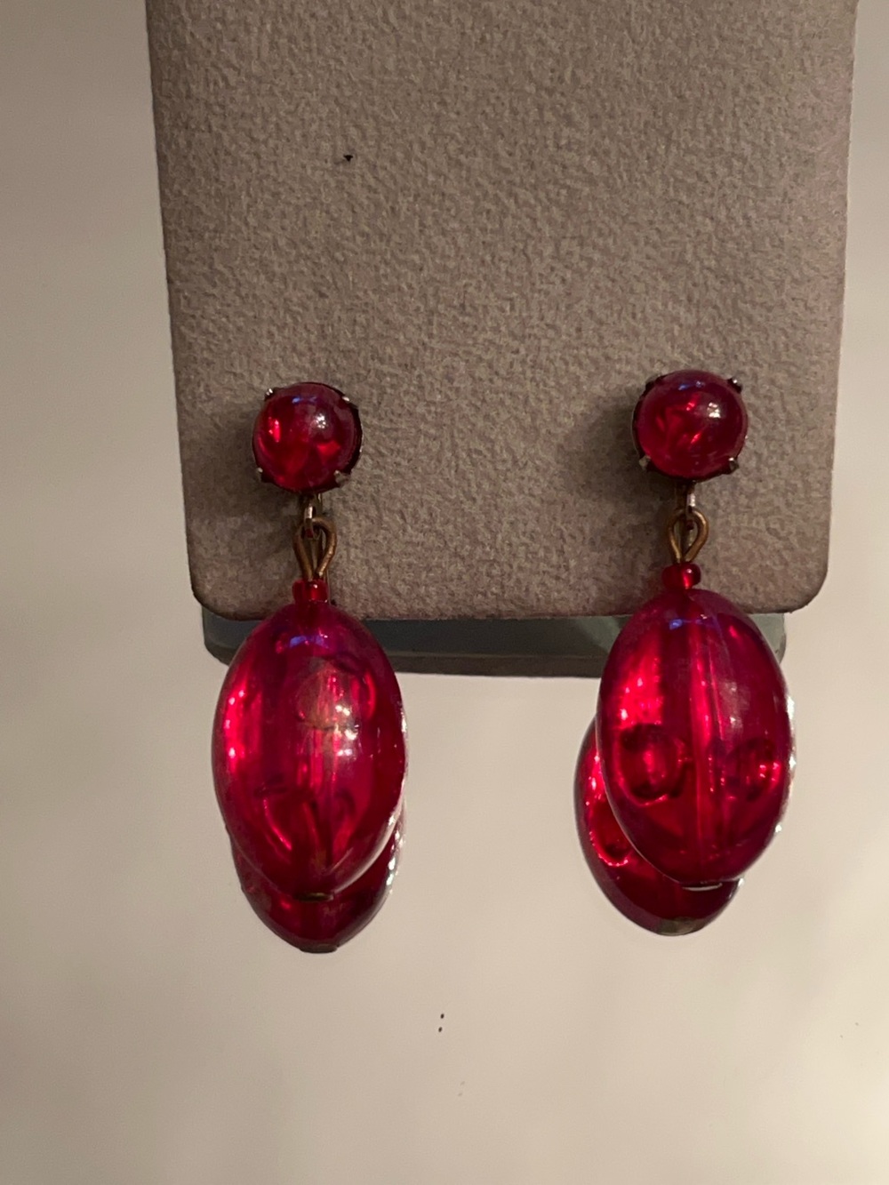 Vintage Dalsheim red lucite dangle clip on earrings